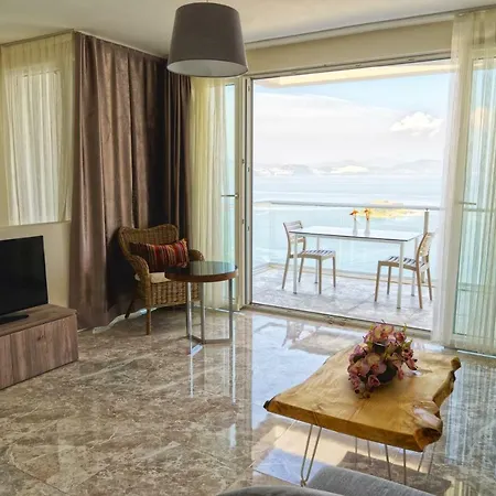 Bodrum Adabuku Luks 2+1 Ozel Plaj Ve Havuzlu Villa